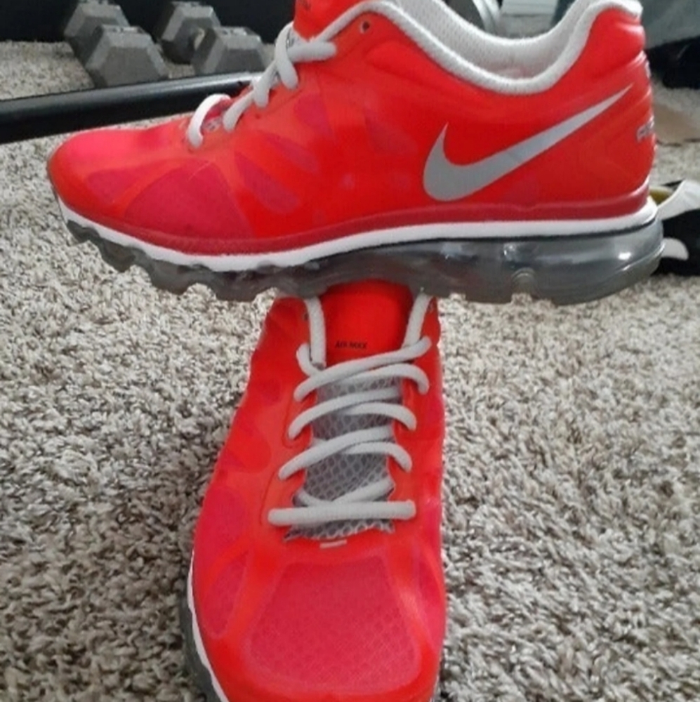 Nike Airmax Women size 7 Coral orange